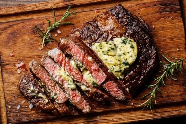 Làm Steak với thịt bò Úc