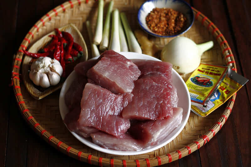 Chuẩn bị nguyên liệu cho món ăn