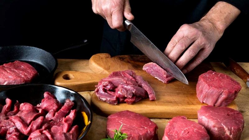 Bắt tay với việc sơ chế nguyên liệu
