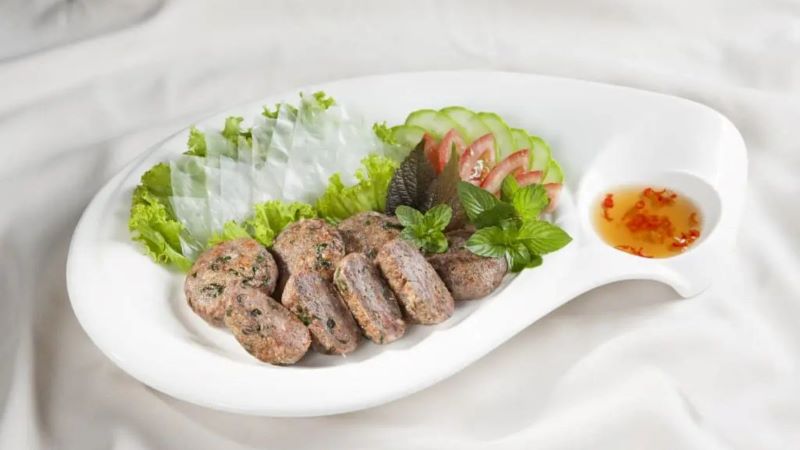 Thịt bò chiên mắm bò hóc là món ăn truyền thống tại Campuchia