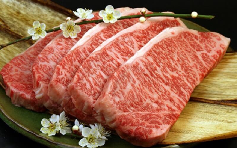 Thịt bò Matsusaka thường được phục vụ tại các nhà hàng cao cấp