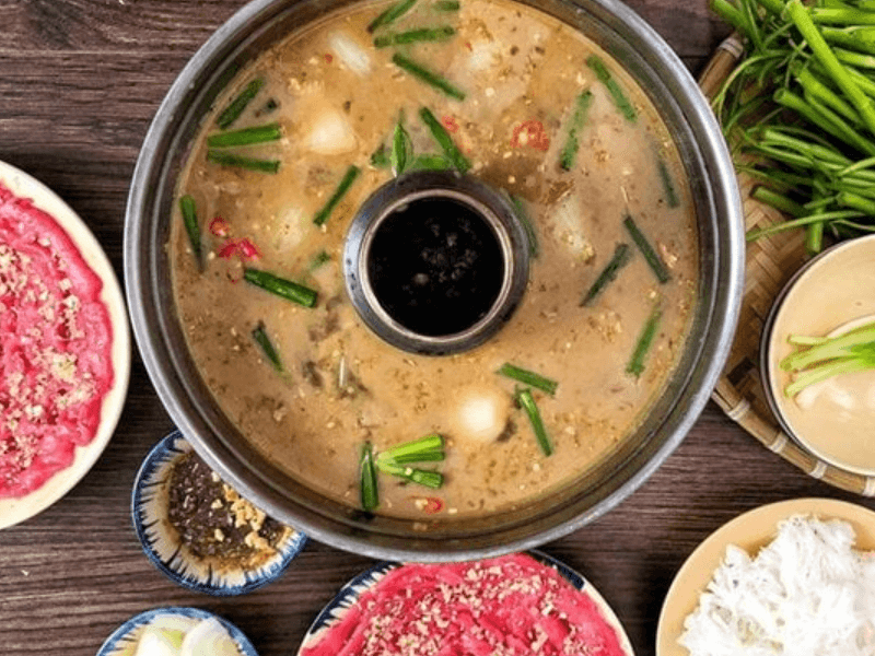 Lẩu bò nhúng mắm ruốc