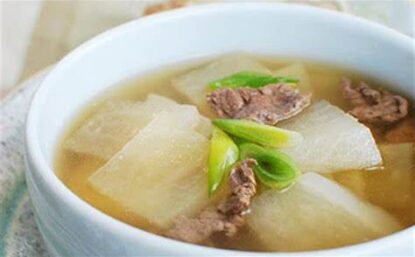 Canh bò củ cải trắng đầy dinh dưỡng cho cả nhà